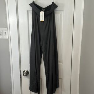 NWT gray gauchos